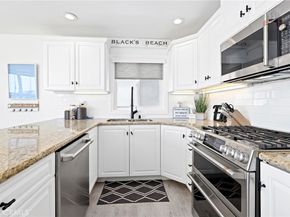 916 E Oceanfront, Newport Beach CA 92661
