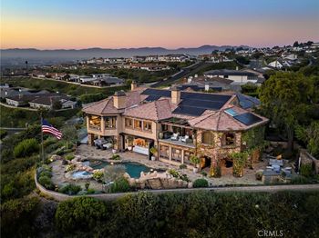 25 San Mateo Way