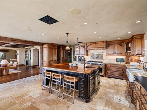 25 San Mateo Way, Corona Del Mar CA 92625