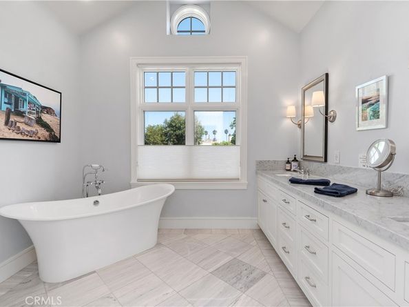2149 E Ocean Boulevard, Newport Beach CA 92661