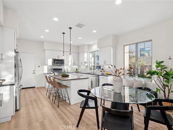 164 Harringay, Irvine CA 92618