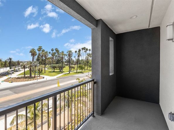 1097 N Harbor Boulevard, Anaheim CA 92801