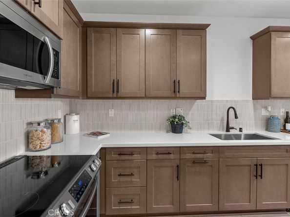 1097 N Harbor Boulevard, Anaheim CA 92801
