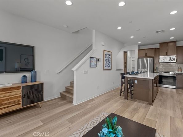 1097 N Harbor Boulevard, Anaheim CA 92801
