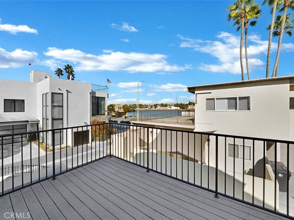 333 La Verne Avenue, Long Beach CA 90803