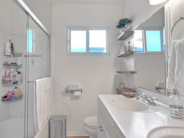 735 James Street, Costa Mesa CA 92627