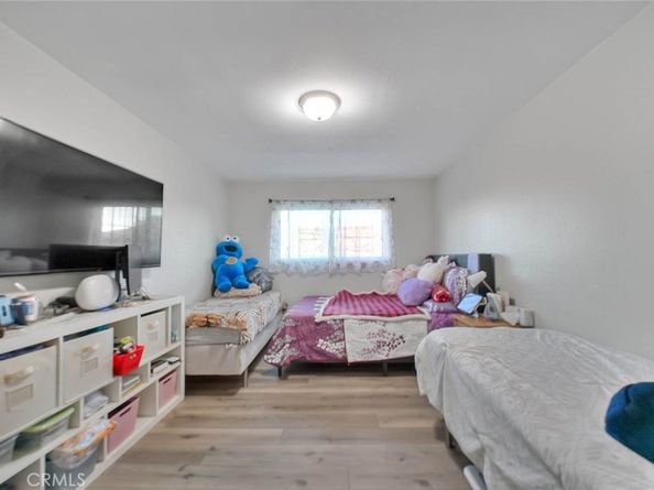 735 James Street, Costa Mesa CA 92627