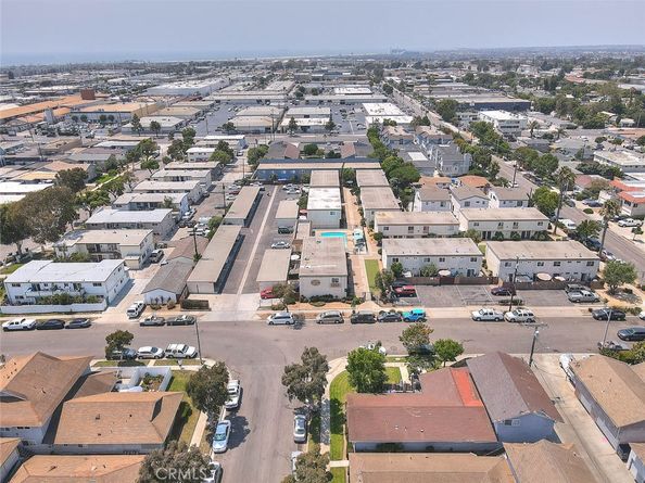 735 James Street, Costa Mesa CA 92627