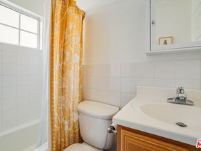 14043 Calvert Street, Van Nuys CA 91401