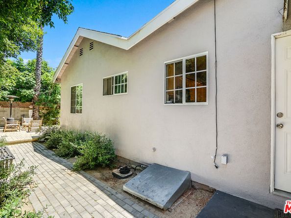 14043 Calvert Street, Van Nuys CA 91401