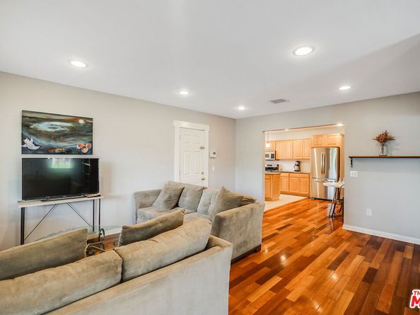 14043 Calvert Street, Van Nuys CA 91401