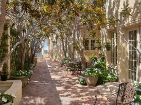 1900 Spindrift Dr, La Jolla CA 92037