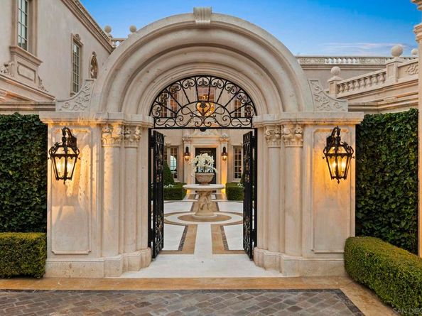 1900 Spindrift Dr, La Jolla CA 92037