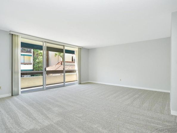 6455 La Jolla Blvd 221, La Jolla CA 92037