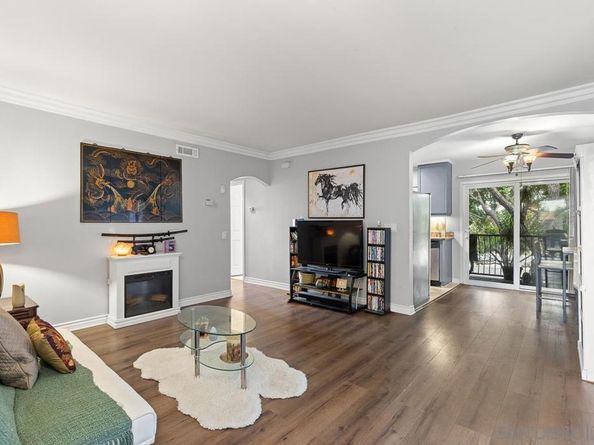 155 Avenida Descanso 201, Oceanside CA 92057