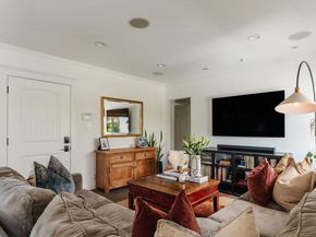 6200 Topeka Drive, Tarzana CA 91335