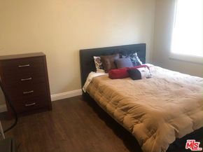 536 W 42nd Street, Los Angeles CA 90037