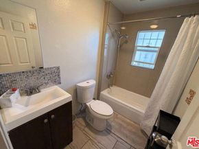 536 W 42nd Street, Los Angeles CA 90037