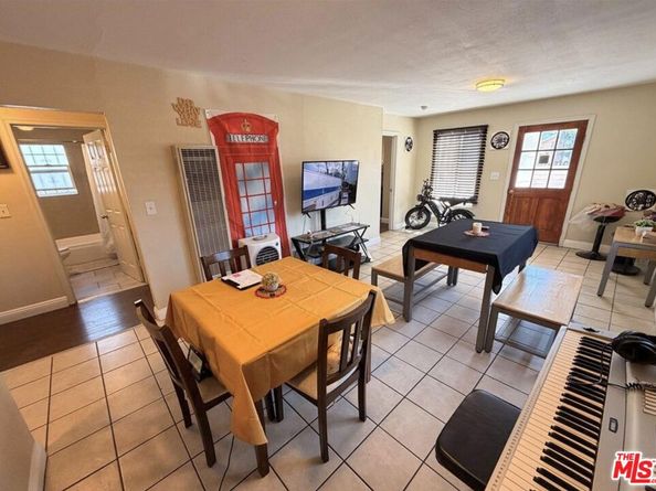 536 W 42nd Street, Los Angeles CA 90037