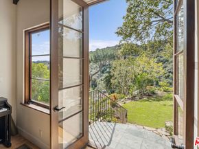 10037 Reevesbury Drive, Beverly Hills CA 90210