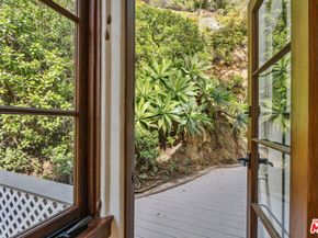 10037 Reevesbury Drive, Beverly Hills CA 90210
