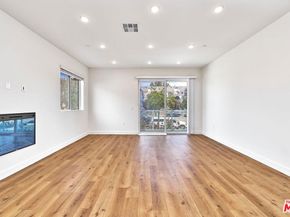 14550 Burbank Boulevard, Sherman Oaks CA 91411