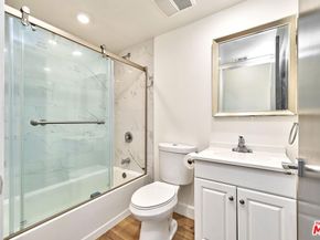 14550 Burbank Boulevard, Sherman Oaks CA 91411