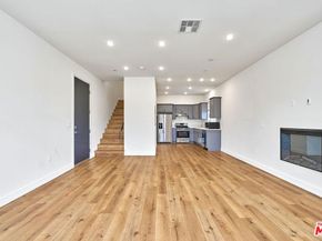 14550 Burbank Boulevard, Sherman Oaks CA 91411