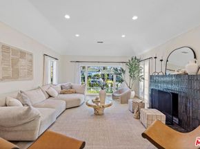 177 S Gardner Street, Los Angeles CA 90036