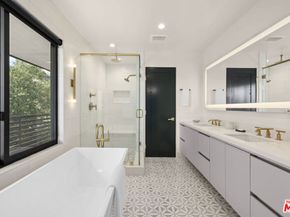 3147 Hollyridge Drive, Los Angeles CA 90068