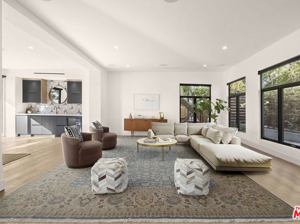 3147 Hollyridge Drive, Los Angeles CA 90068