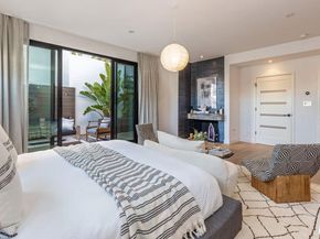 214 S Venice Boulevard, Venice CA 90291