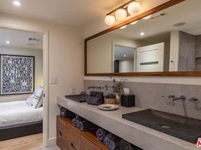 214 S Venice Boulevard, Venice CA 90291