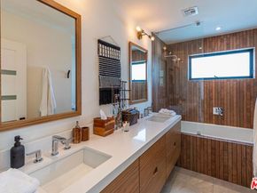 214 S Venice Boulevard, Venice CA 90291