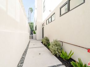 611 Broadway Street, Venice CA 90291
