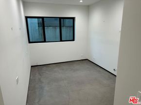 611 Broadway Street, Venice CA 90291