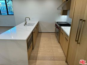 611 Broadway Street, Venice CA 90291