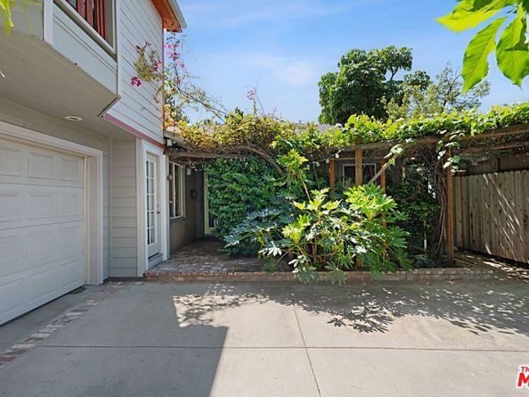 13522 Delano Street, Van Nuys CA 91401