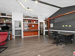 13522 Delano Street, Van Nuys CA 91401