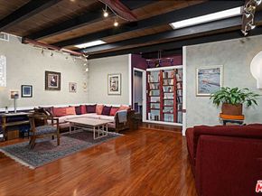 13522 Delano Street, Van Nuys CA 91401