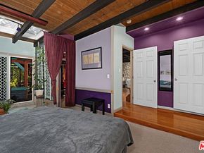 13522 Delano Street, Van Nuys CA 91401