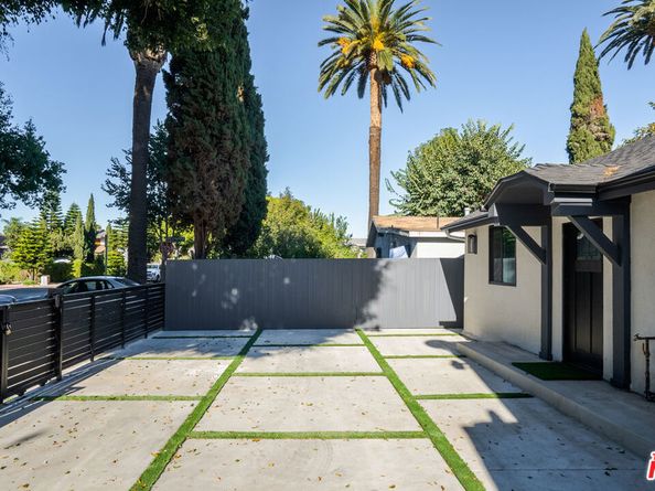 2706 S Cochran Avenue, Los Angeles CA 90016