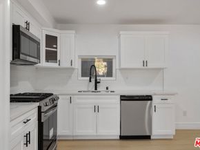 2706 S Cochran Avenue, Los Angeles CA 90016