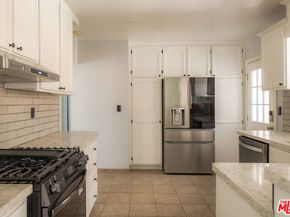199 E Altadena Drive, Altadena CA 91001