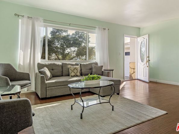 199 E Altadena Drive, Altadena CA 91001