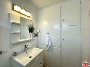 1453 S Westgate Avenue, Los Angeles CA 90025