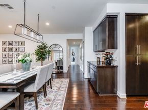 10878 Bloomfield Street 211, Toluca Lake CA 91602