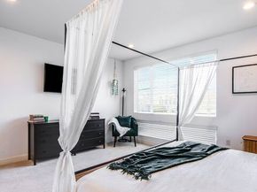 10878 Bloomfield Street 211, Toluca Lake CA 91602