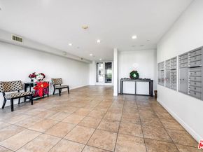 10878 Bloomfield Street 211, Toluca Lake CA 91602