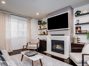 10878 Bloomfield Street 211, Toluca Lake CA 91602